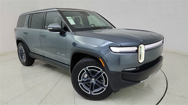 2025 Rivian R1S Adventure's photo