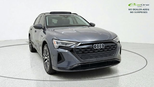  Audi Q8 e-tron