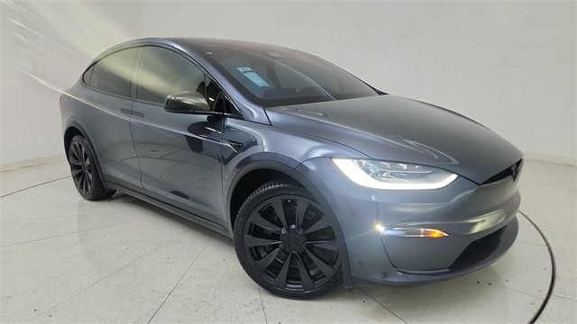2022 Tesla Model X Long Range's photo