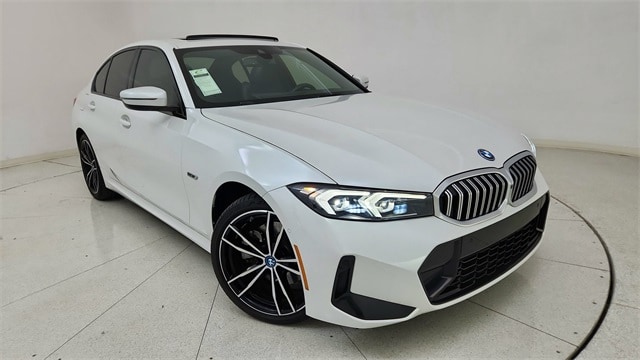 2023 BMW 3 Series 330e