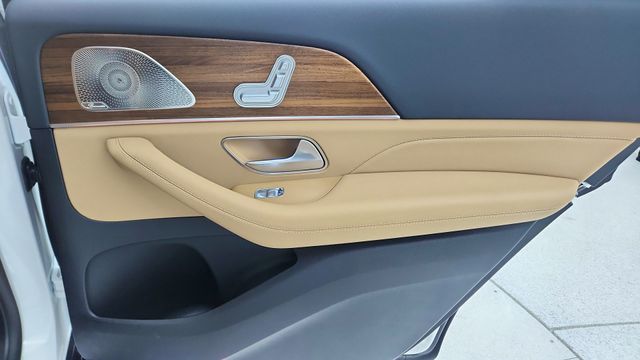 2025 Mercedes-Benz GLS Base - Photo 28