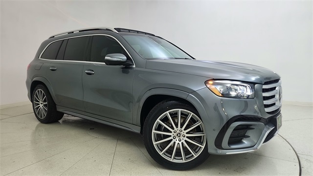 2025 Mercedes-Benz GLS Base's photo