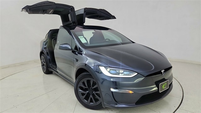 2024 Tesla Model X Long Range's photo
