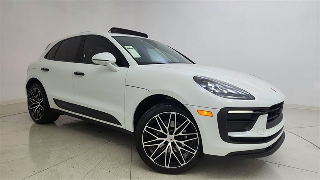 2024 Porsche Macan Base's photo