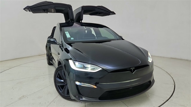 2026 Tesla Model X Long Range's photo