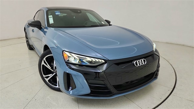 2022 Audi e-tron GT Premium Plus's photo