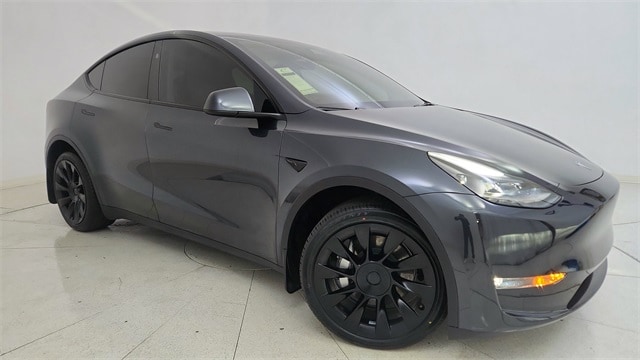 2024 Tesla Model Y Long Range's photo