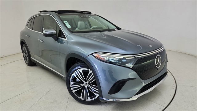 2023 Mercedes-Benz EQS SUV Base's photo