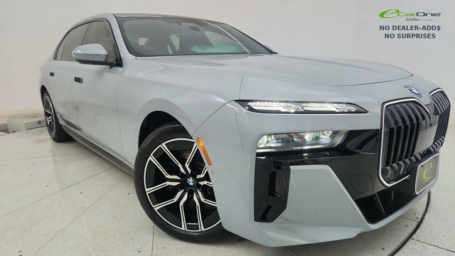 2025 BMW i7 60 | CarEdge | CarEdge
