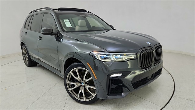 2022 BMW X7 M50i's photo