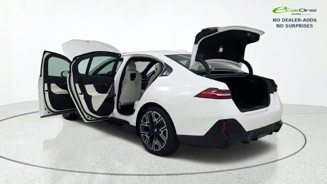 2025 BMW i5 40 - Photo 17