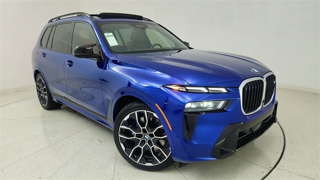 2025 BMW X7 M60i's photo