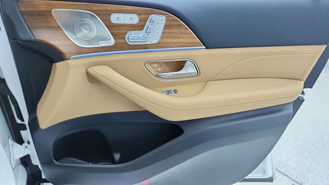 2025 Mercedes-Benz GLS Base - Photo 24