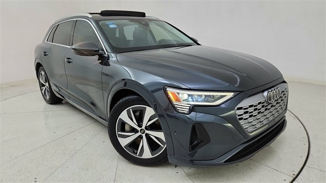 2024 Audi Q8 e-tron Premium Plus's photo