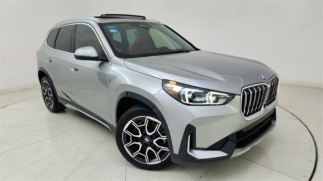 2025 BMW X1 28i's photo