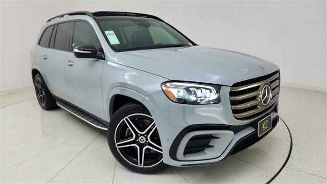 2025 Mercedes-Benz GLS Base's photo
