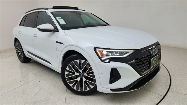 2024 Audi Q8 e-tron Prestige's photo