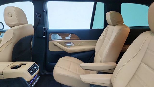 2025 Mercedes-Benz GLS Base - Photo 33