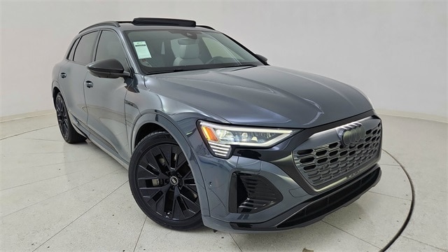 2024 Audi Q8 e-tron Prestige's photo