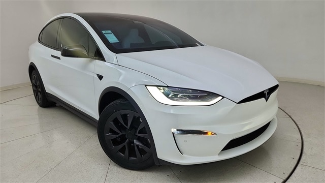 2022 Tesla Model X Plaid's photo