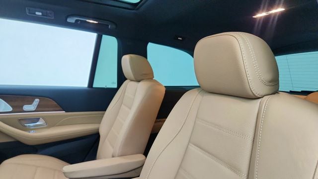 2025 Mercedes-Benz GLS Base - Photo 34
