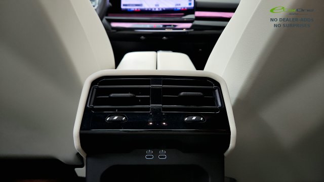 2025 BMW i5 40 - Photo 56