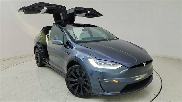 2022 Tesla Model X Plaid's photo