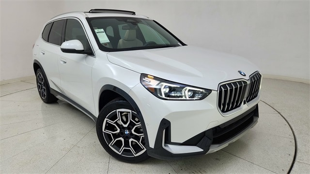 2025 BMW X1 28i's photo