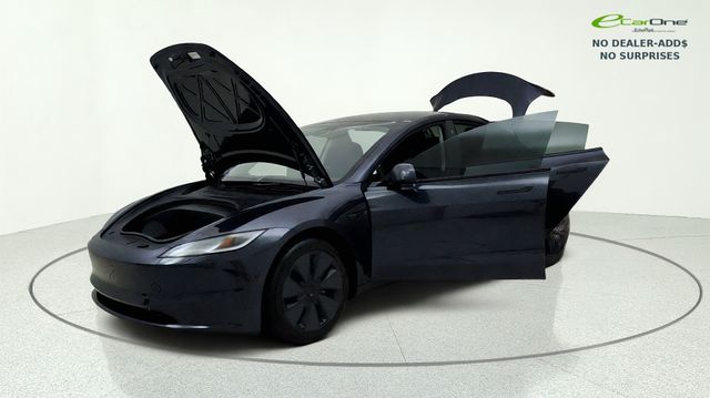 2025 Tesla Model 3 Long Range - Photo 11