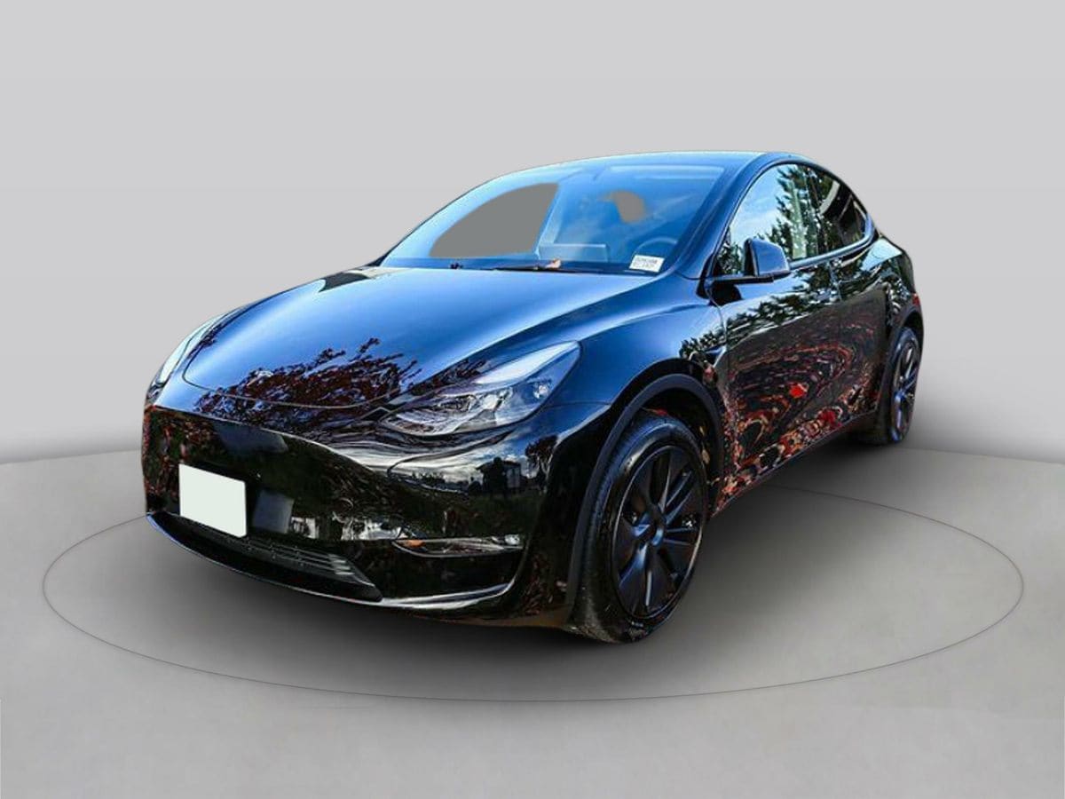 2025 Tesla Model Y Long Range's photo