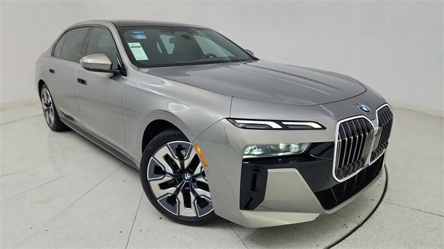 2024 BMW 7 Series 740i's photo