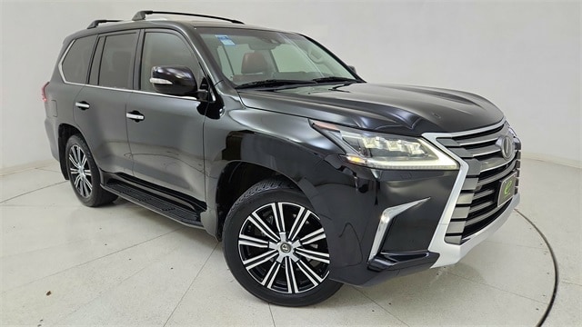 2021 Lexus LX 570's photo