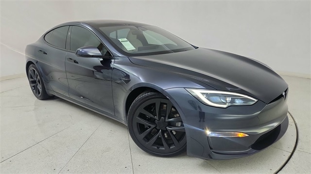 2023 Tesla Model S Standard's photo