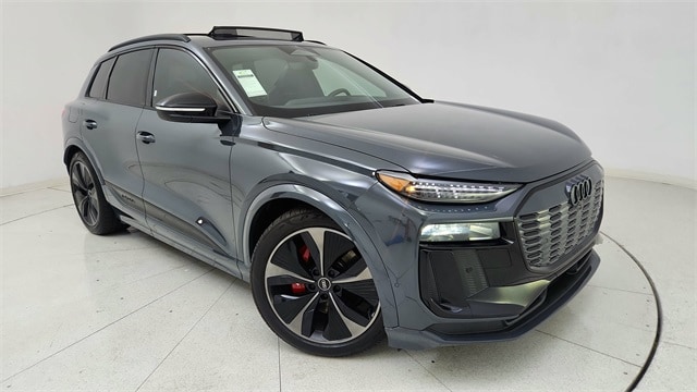 2025 Audi SQ6 e-tron Prestige's photo