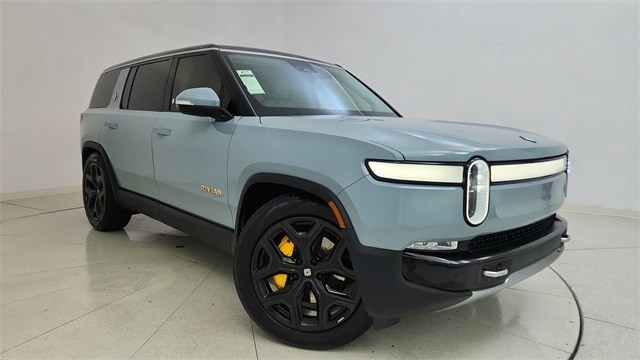 2024 Rivian R1S Adventure's photo