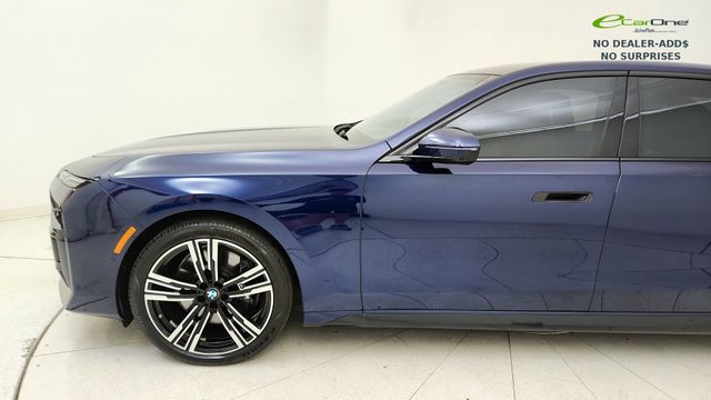 2023 BMW 7 Series 760i - Photo 9