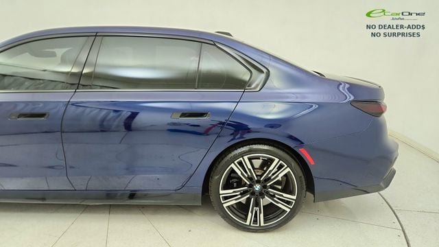 2023 BMW 7 Series 760i - Photo 10