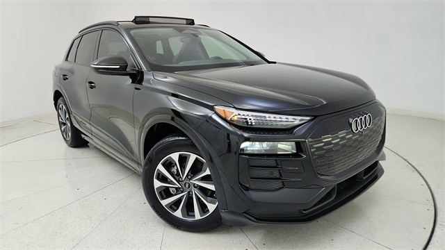 2025 Audi Q6 e-tron Premium Plus's photo