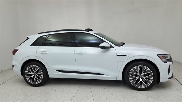 2024 Audi Q8 e-tron Prestige's photo