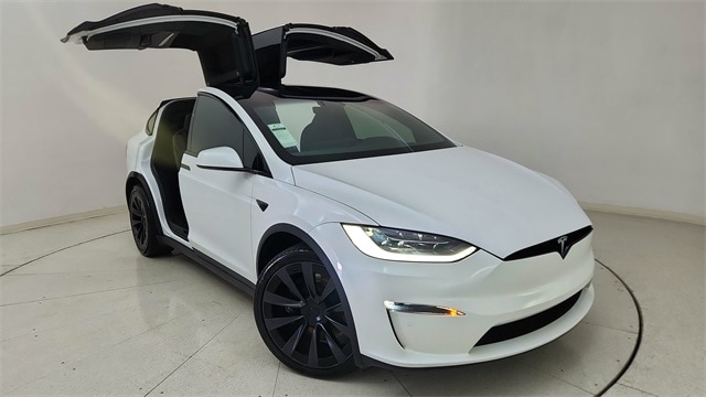 2022 Tesla Model X Plaid's photo