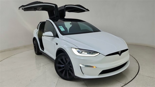 2022 Tesla Model X Long Range's photo