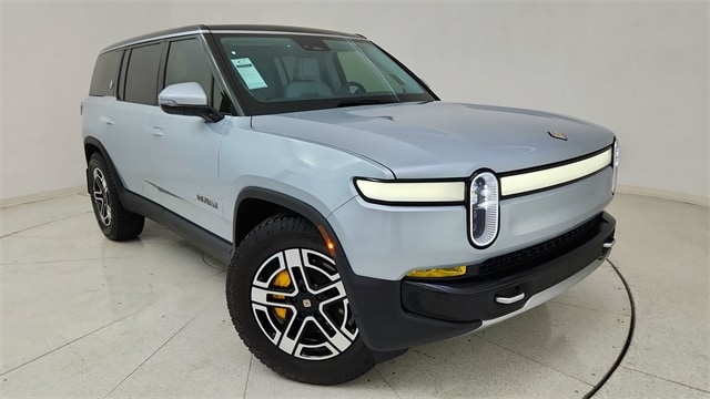 2023 Rivian R1S Adventure's photo