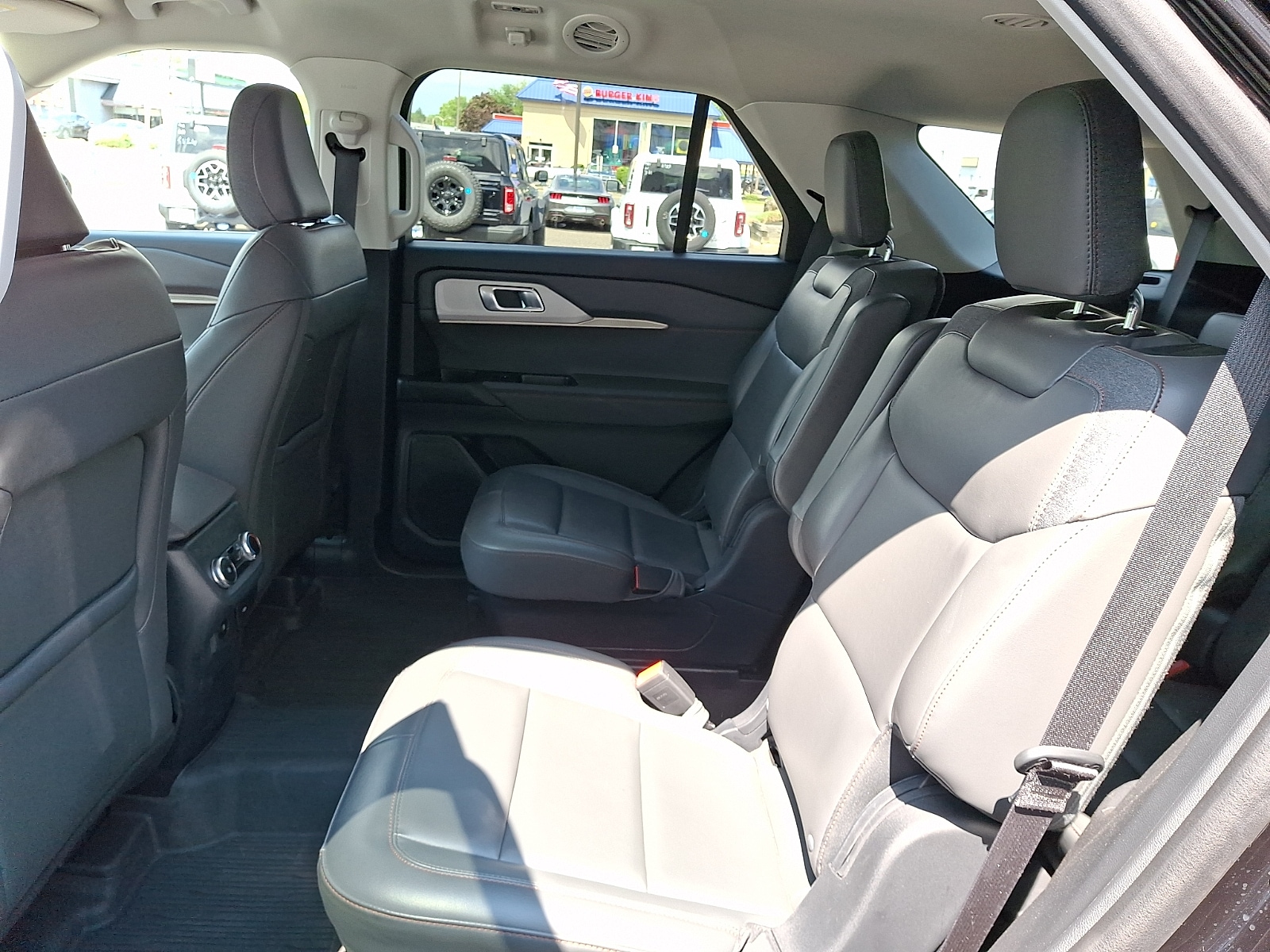 2025 Ford Explorer Active - Photo 11