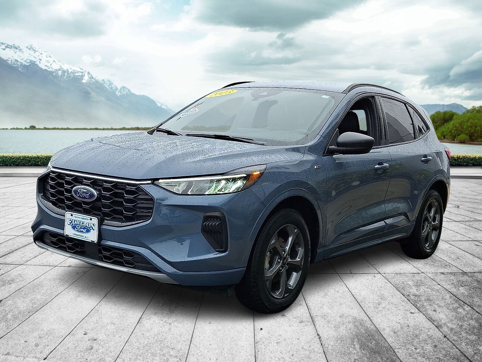 2023 Ford Escape ST-Line photo 2