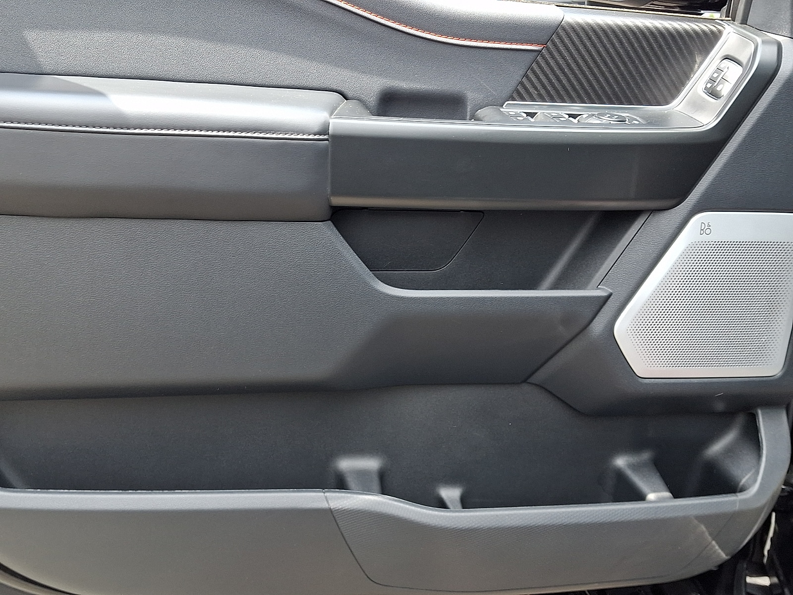 2025 Ford F-150 Raptor - Photo 15