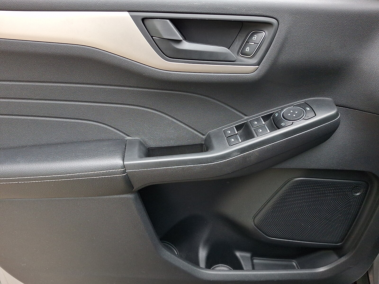 2022 Ford Escape SE - Photo 14