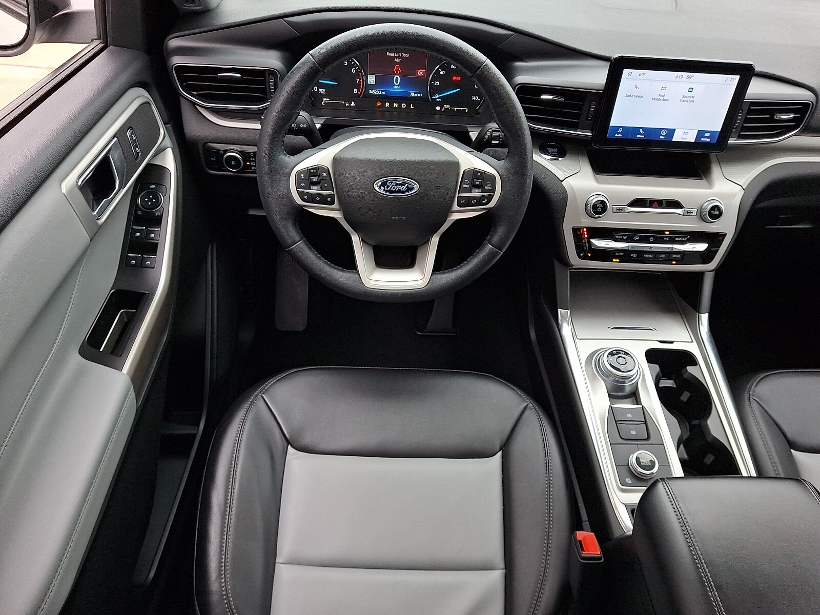 2023 Ford Explorer XLT - Photo 14