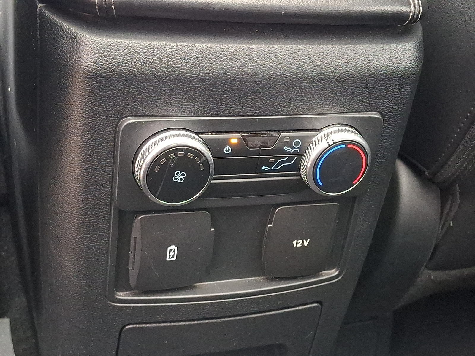 2023 Ford Explorer XLT - Photo 12