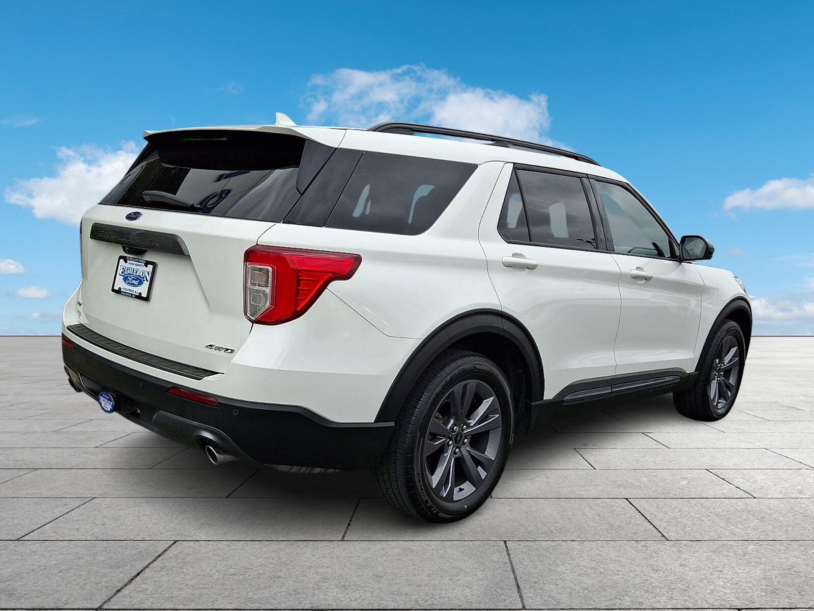 2023 Ford Explorer XLT - Photo 6