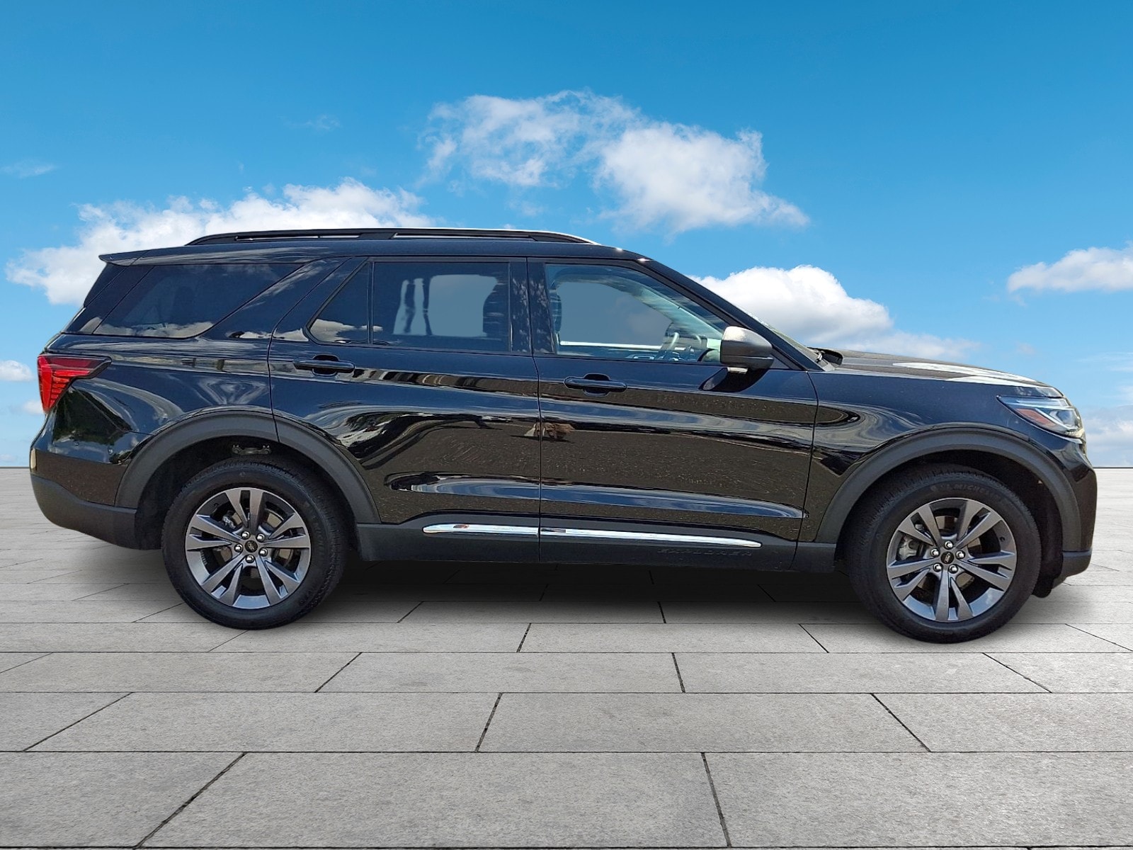 2025 Ford Explorer Active - Photo 7